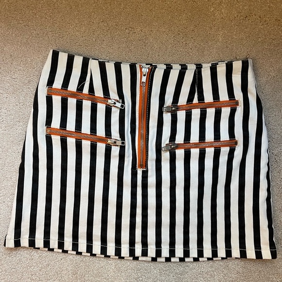 Urban Outfitters Striped Mini Skirt with Orange Zipper Detailing - Picture 6 of 8